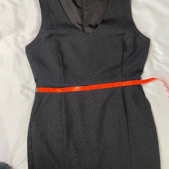 Forever 21 Pebble Texture Sheath Dress Black Sleeveless V Neck Size M - Picture 7 of 11